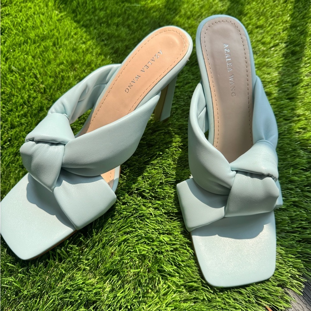 NWOT AZALEA WANG SWEET LIKE SUNDAY CHUNKY
SANDAL IN BLUE - Picture 5 of 11